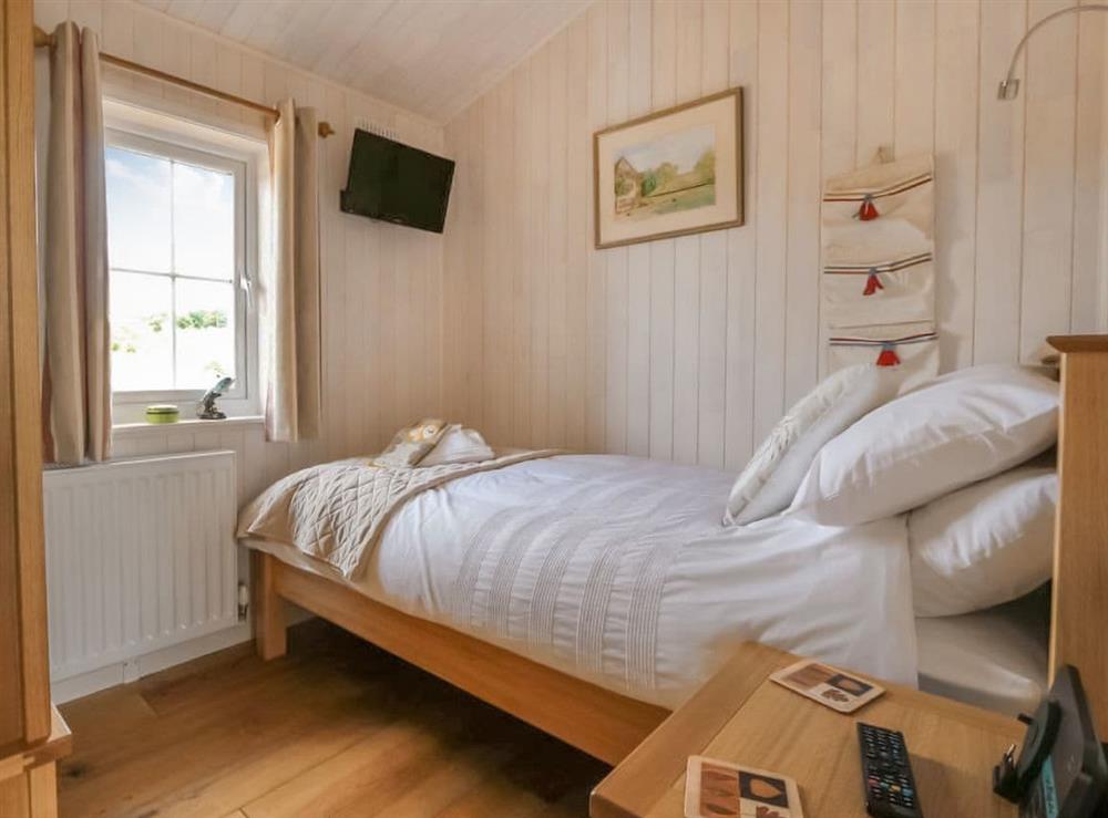Single bedroom at Acacia Lodge in Mercia Marina, Willington, Derbyshire