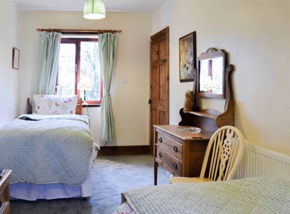 Cosy twin bedroom at Acorn Barn in Laytham, near York, North Yorkshire