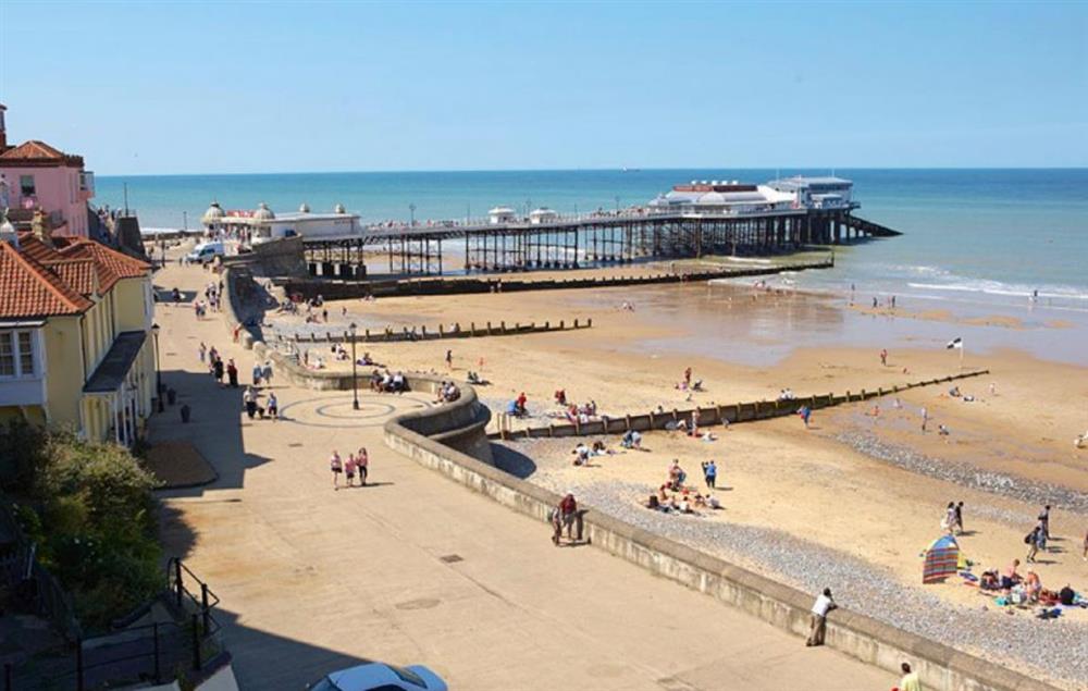 Cromer Beach and Pier at Acorn Cottage, Oulton