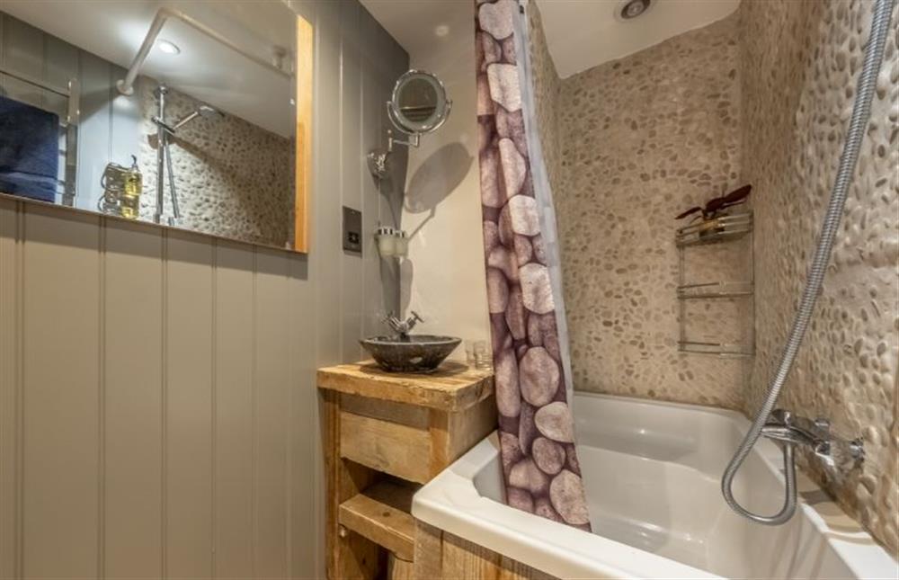First floor: En-suite to bedroom two at Acorn Cottage, Tattersett near Kings Lynn