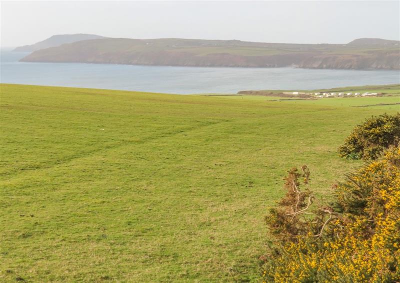 The setting (photo 3) at Ael Y Fron, Aberdaron