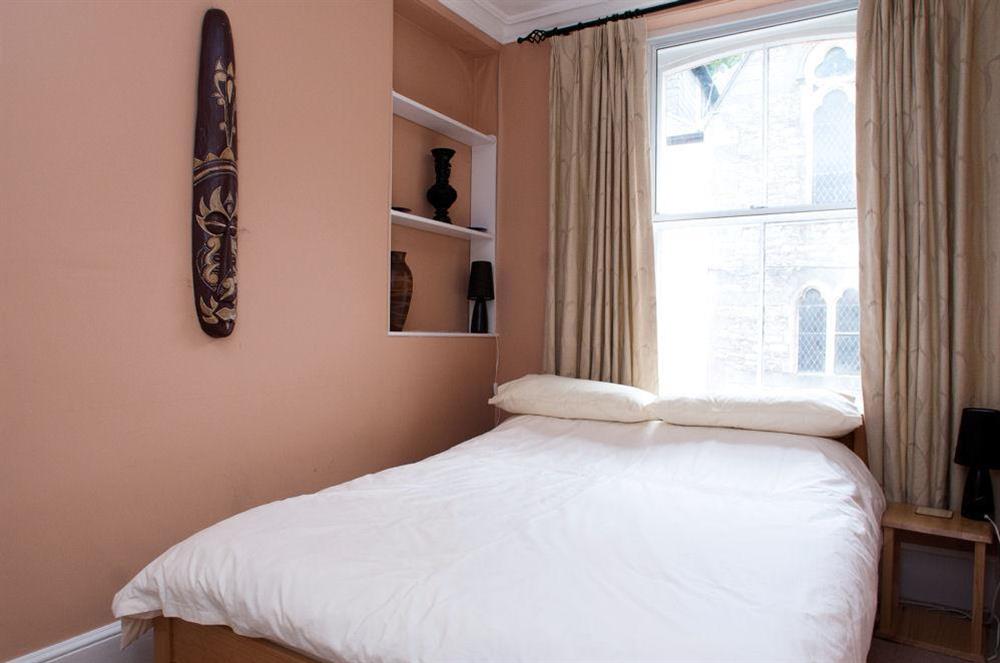 Double bedroom at Aeolus House in 42 Newcomen Road, Dartmouth