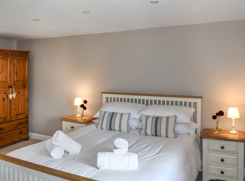 Double bedroom (photo 5) at Aeron Villa in Tregaron, Dyfed