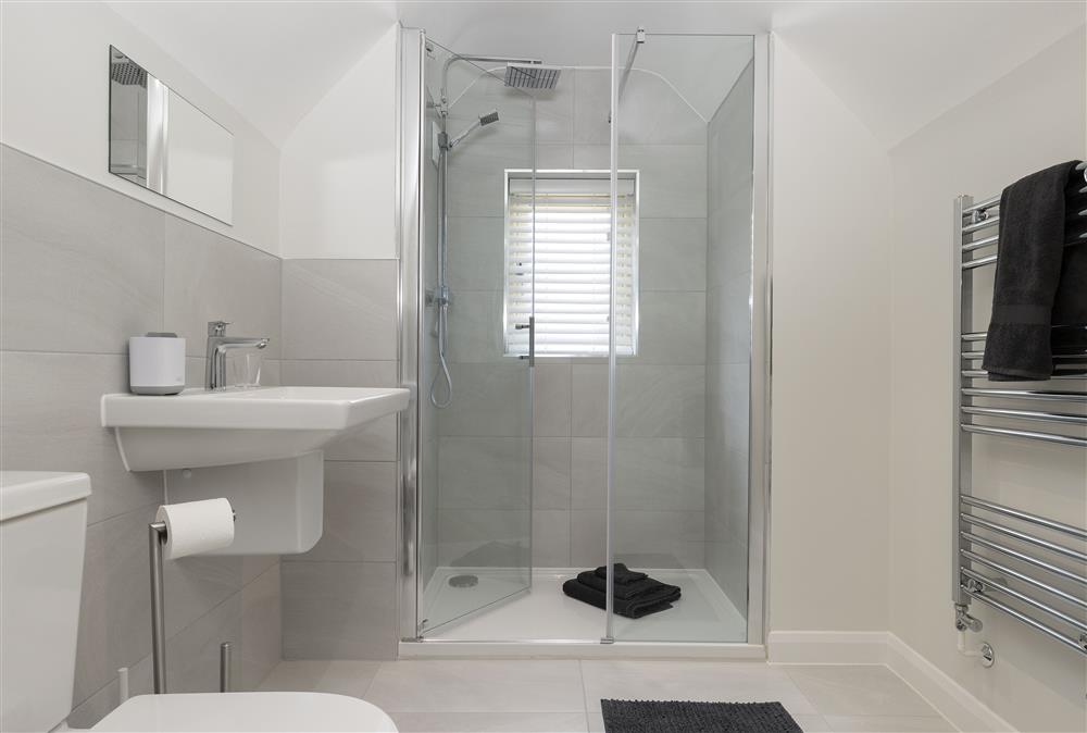 En-suite with walk-in shower cubicle (photo 3) at Agatha Bear Cottage, Stow-on-the-Wold