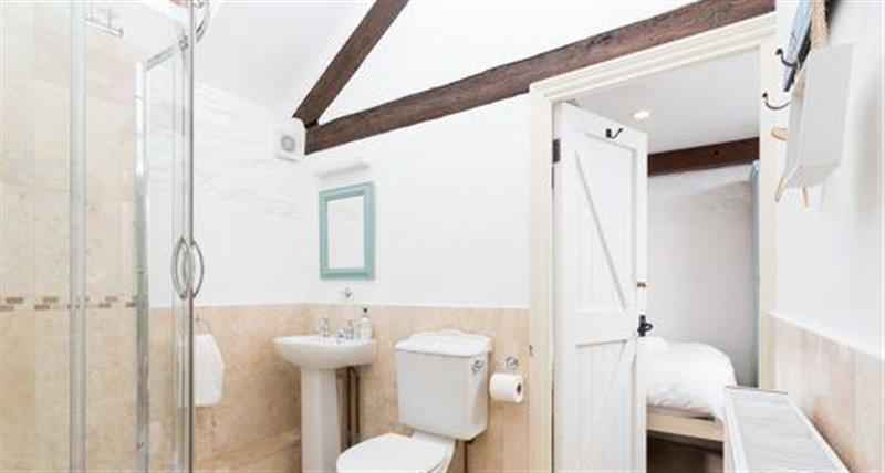 The bathroom at Aggies Cottage, Ilfracombe