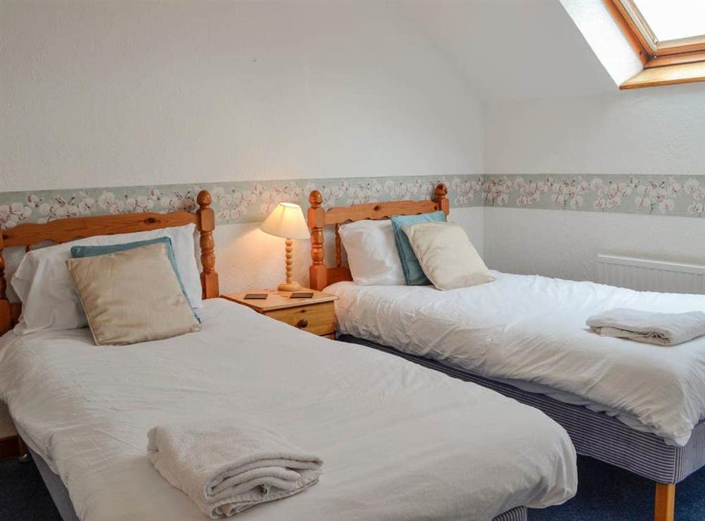 Twin bedroom at Airdside Cottage in Crossmichael, near Castle Douglas, Kirkcudbrightshire