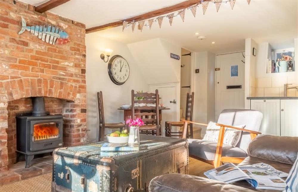 Albertfts Cottage: Sitting area with a log burner and plenty of seating