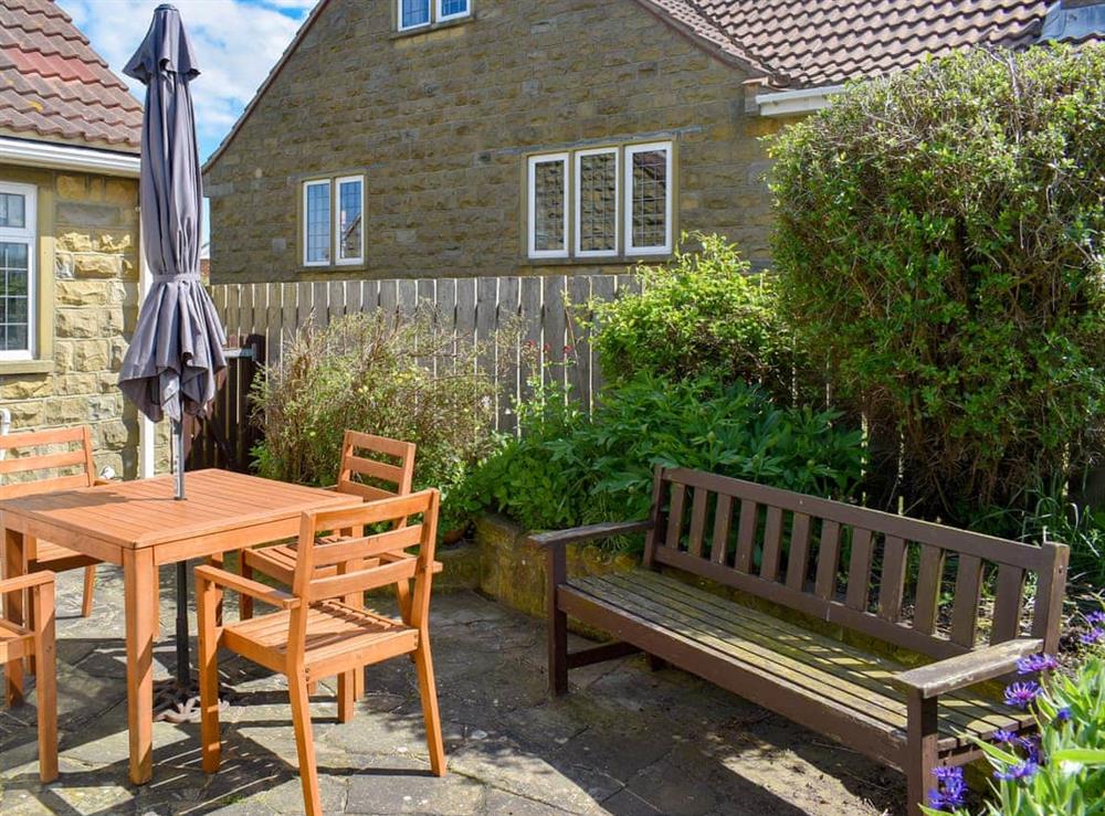 Sitting-out-area at Albion Cottage in Whitby, North Yorkshire