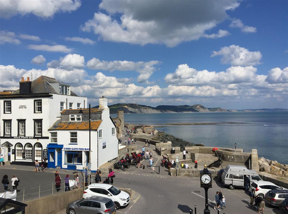 Lyme Regis and the stunning Jurassic Coast at Albury House, Charmouth