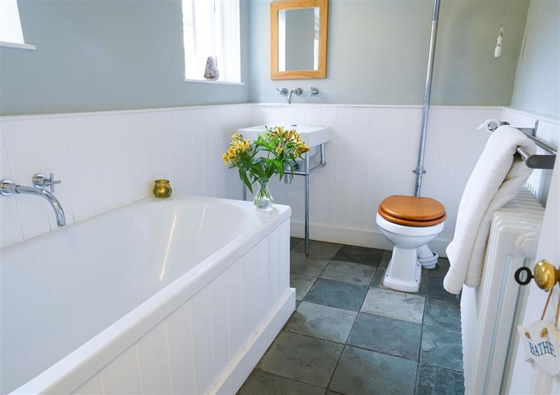 The bathroom at Aldeburgh Cottage, Aldeburgh, Aldeburgh