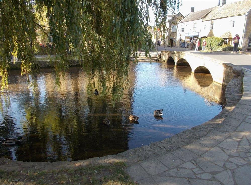 River through Bourton on the water