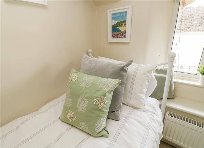 One of the 3 bedrooms at Alexanders Cottage, Frogmore