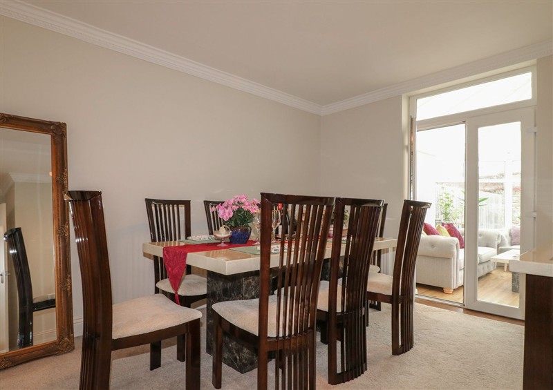 Dining room at Alexandra Retreat, Sutton-In-Ashfield