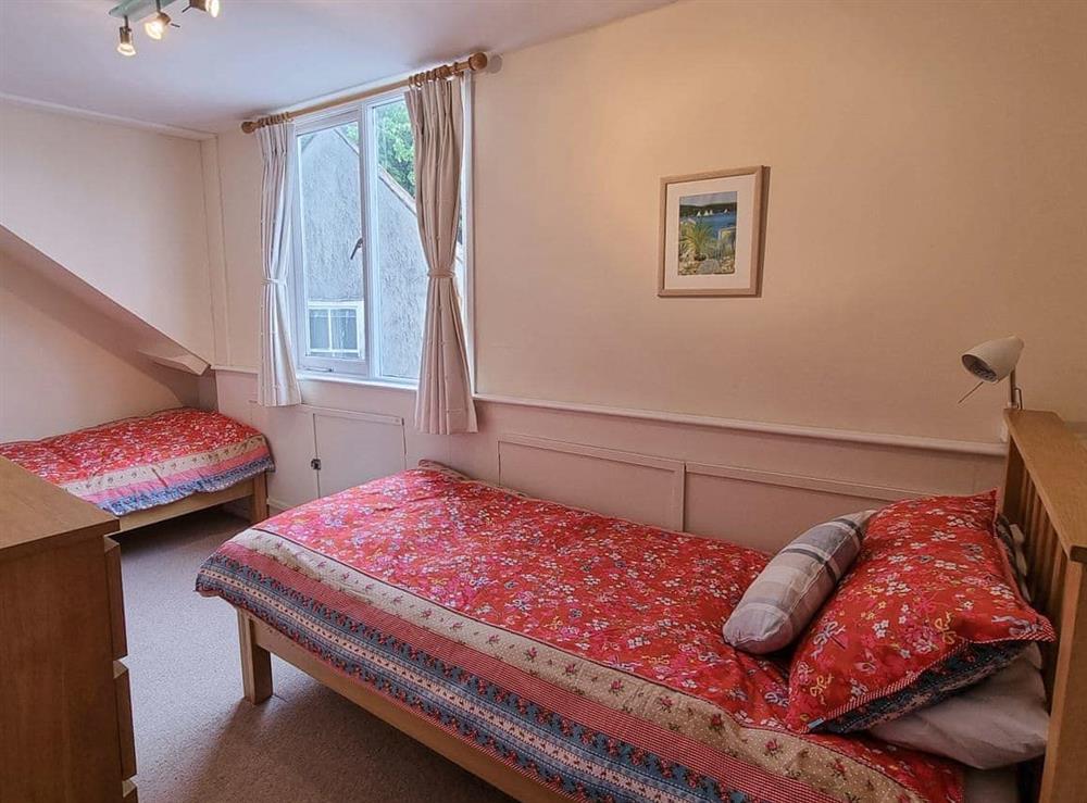 Twin bedroom at Alexandras View in Fowey, Cornwall