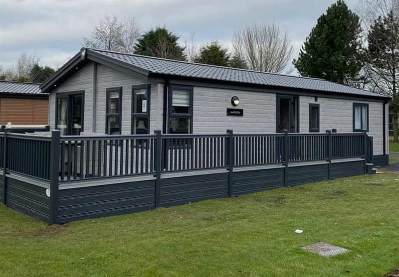 Waterside Lodge VIP at Allerthorpe Golf and Country Park in Allerthorpe, Yorkshire