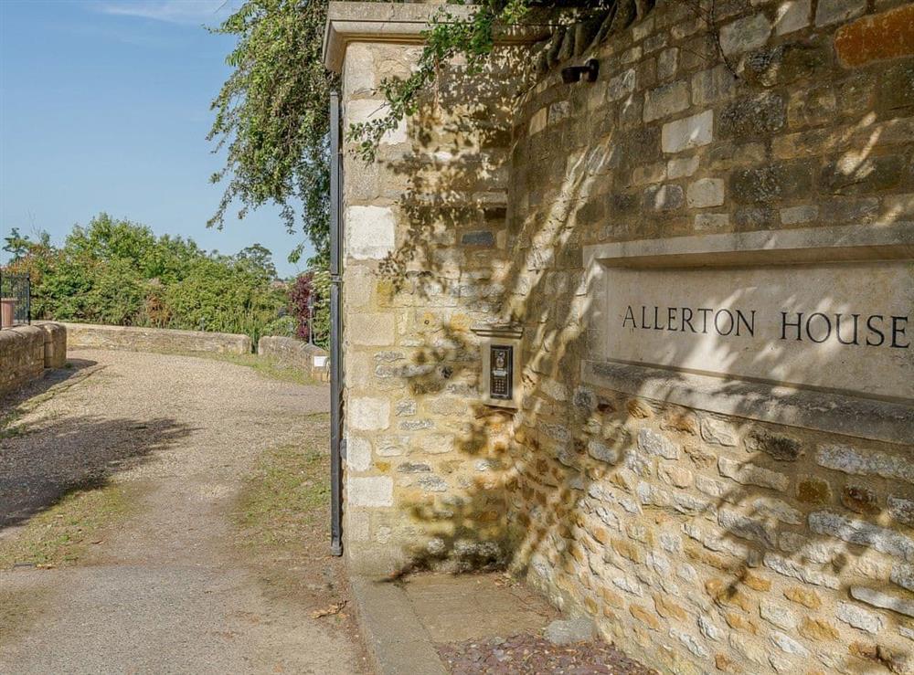 Entrance Driveway at Allerton House in Isham, Northamptonshire