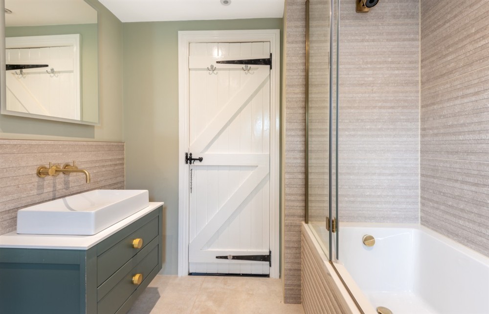 The bathroom at Alma House in Malborough