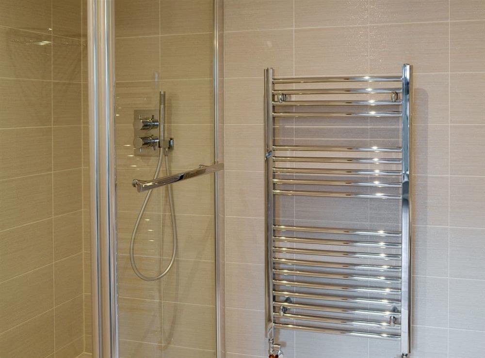 En-suite shower room at Alnwick Old Brewery Apartment in Alnwick, Northumberland