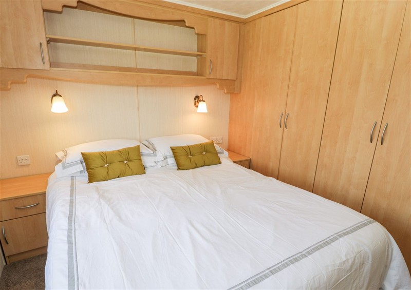 This is a bedroom at Alpine Lodge, Rhyd-y-Foel near Abergele