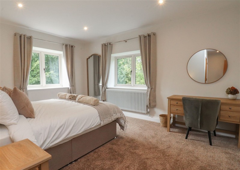 One of the 5 bedrooms (photo 3) at Alston House, Longridge