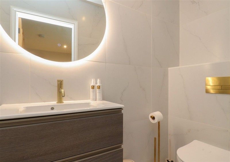 The bathroom (photo 2) at Alston House, Longridge