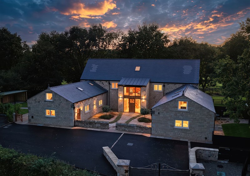 The setting (photo 2) at Alston House, Longridge