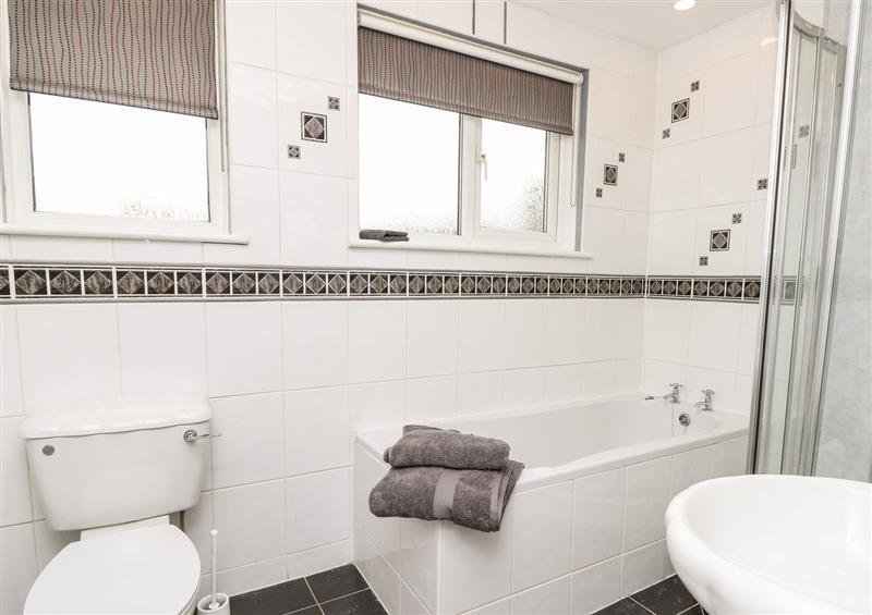 The bathroom at Altair, Colwell Bay near Freshwater