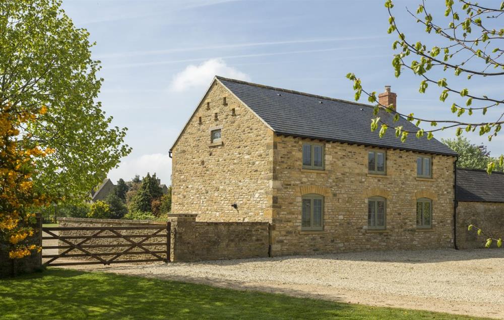 Alysas Cottage has designated parking for two cars at Alysas Cottage, Chipping Norton