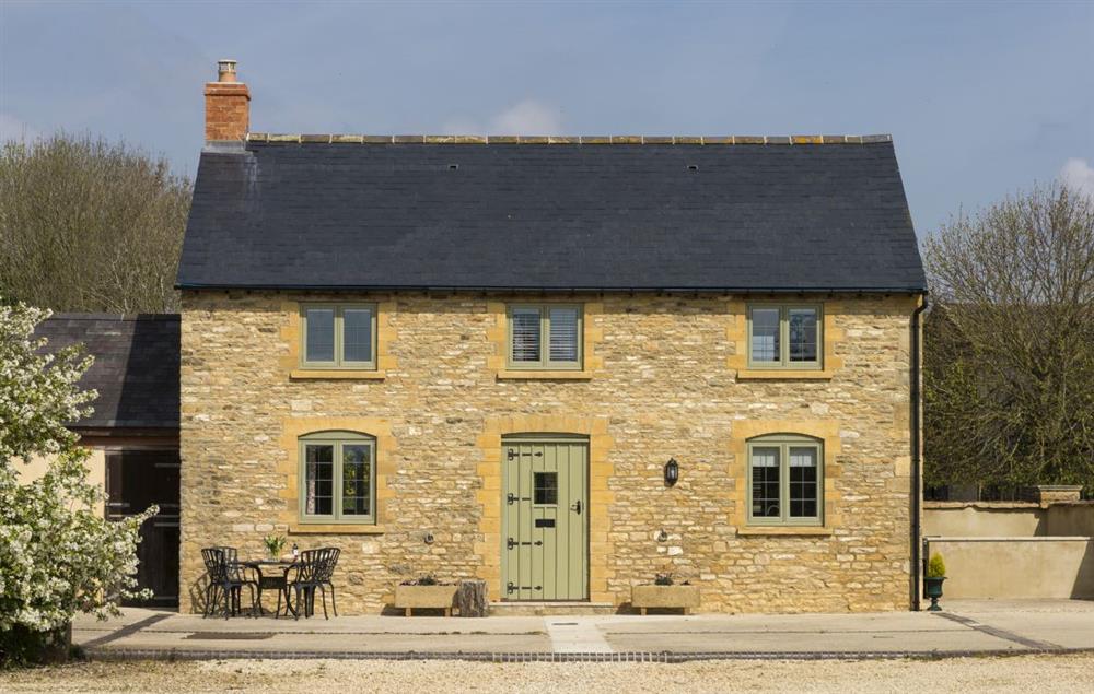 Alysas Cottage is set on a farm and surrounded by lush pastoral views at Alysas Cottage, Chipping Norton