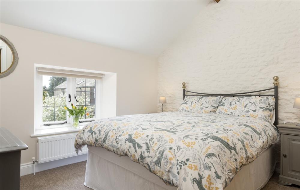 Bedroom two with double bed at Alysas Cottage, Chipping Norton