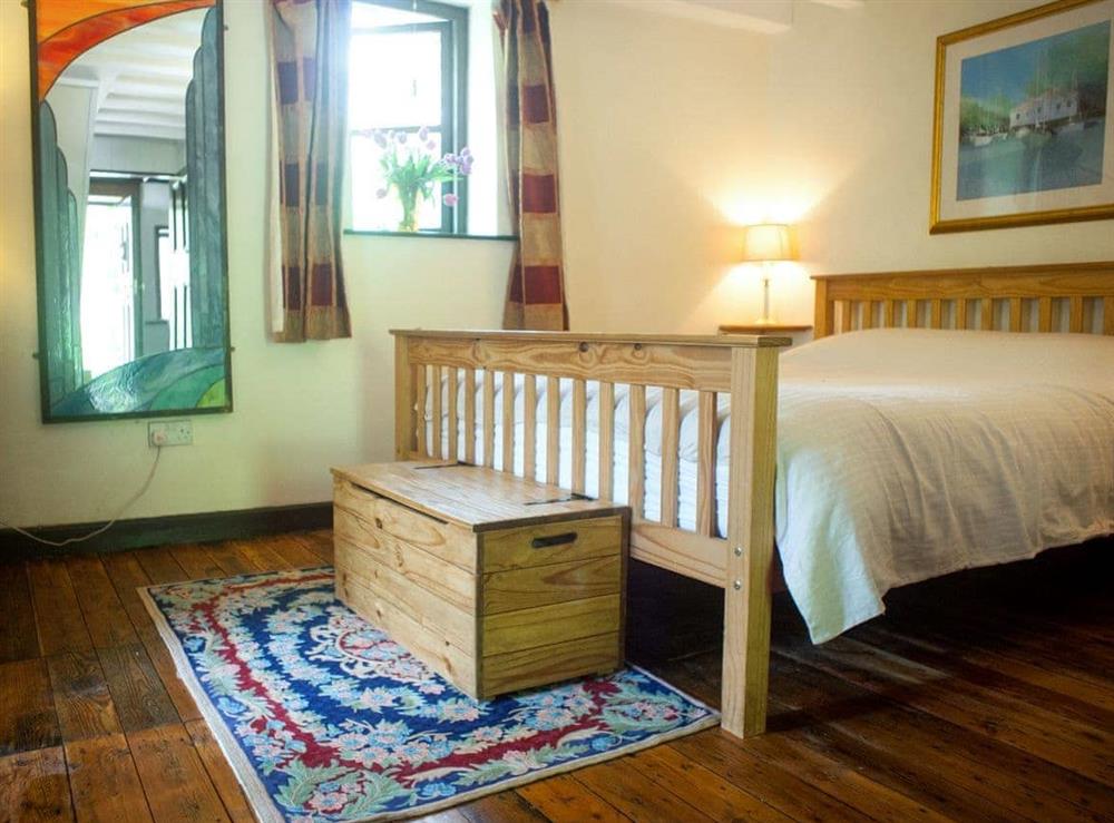 Charming double bedroom at Alyshan in Merrymeet, Liskeard, Cornwall