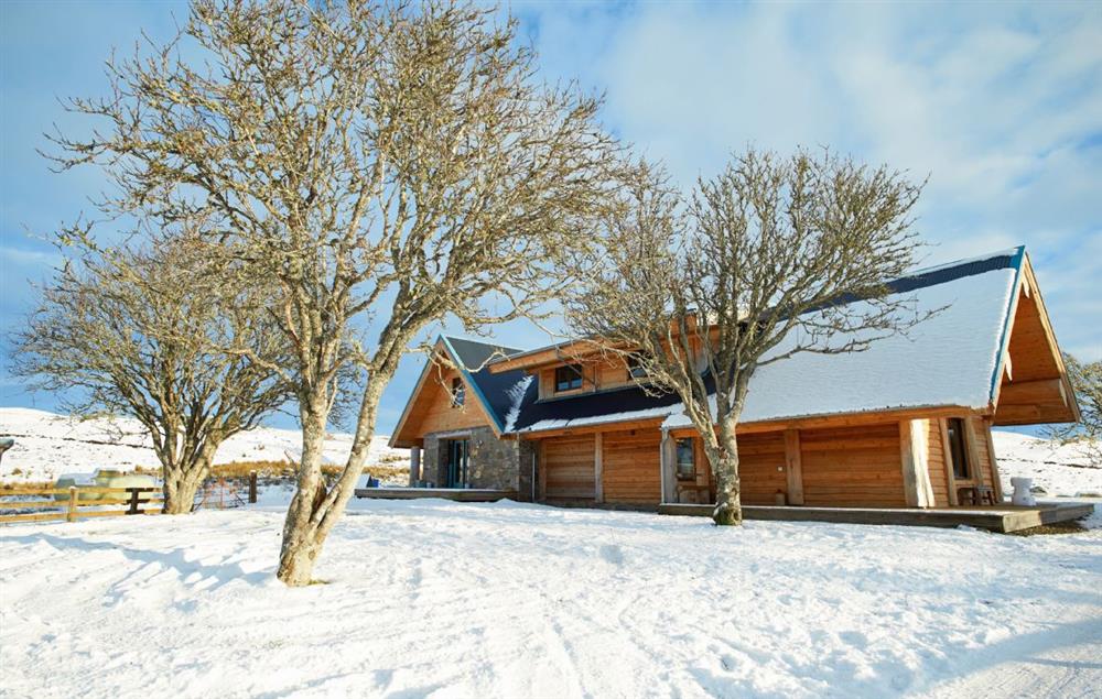 The property is surrounded by wild croft land and open skies