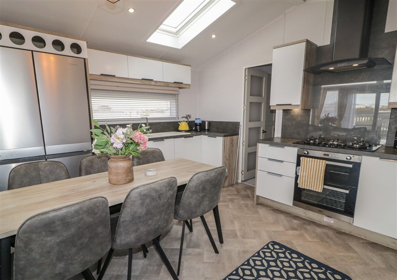 Kitchen (photo 2) at Amaro Mourneview, Newcastle