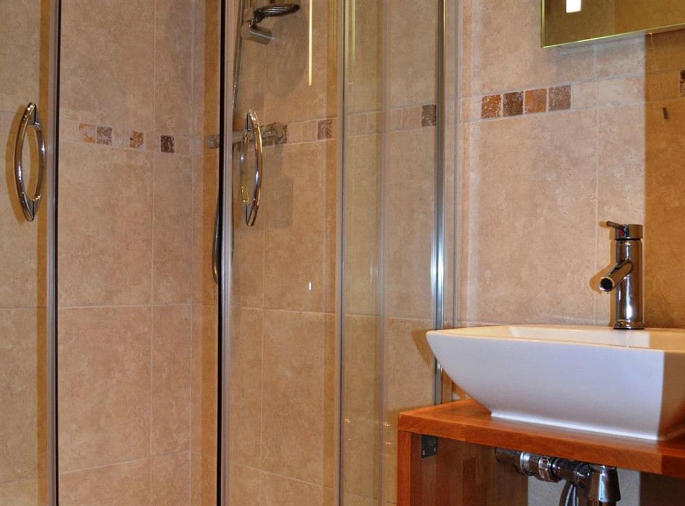 Double bedroom en-suite shower room at Amberleigh House in Windermere, Cumbria