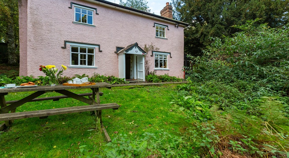 The exterior of Ambrey Cottage, Herefordshire (photo 2) at Ambrey Cottage in Leominster, Herefordshire