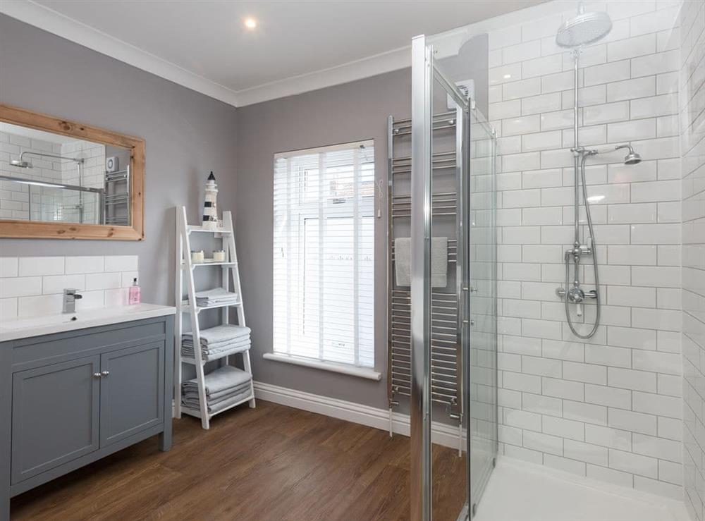 Lovely bathroom with separate shower cubicle at Amelia House in Sheringham, Norfolk