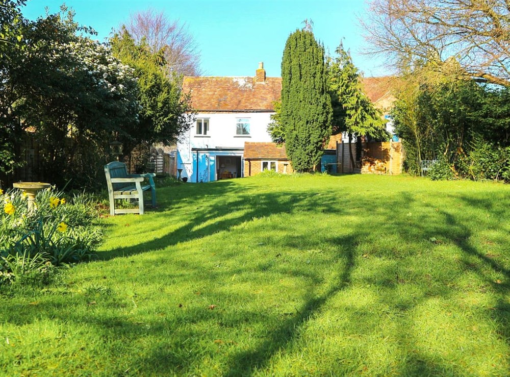 Enclosed private garden at Amphlett Cottage in Evesham, Worcestershire