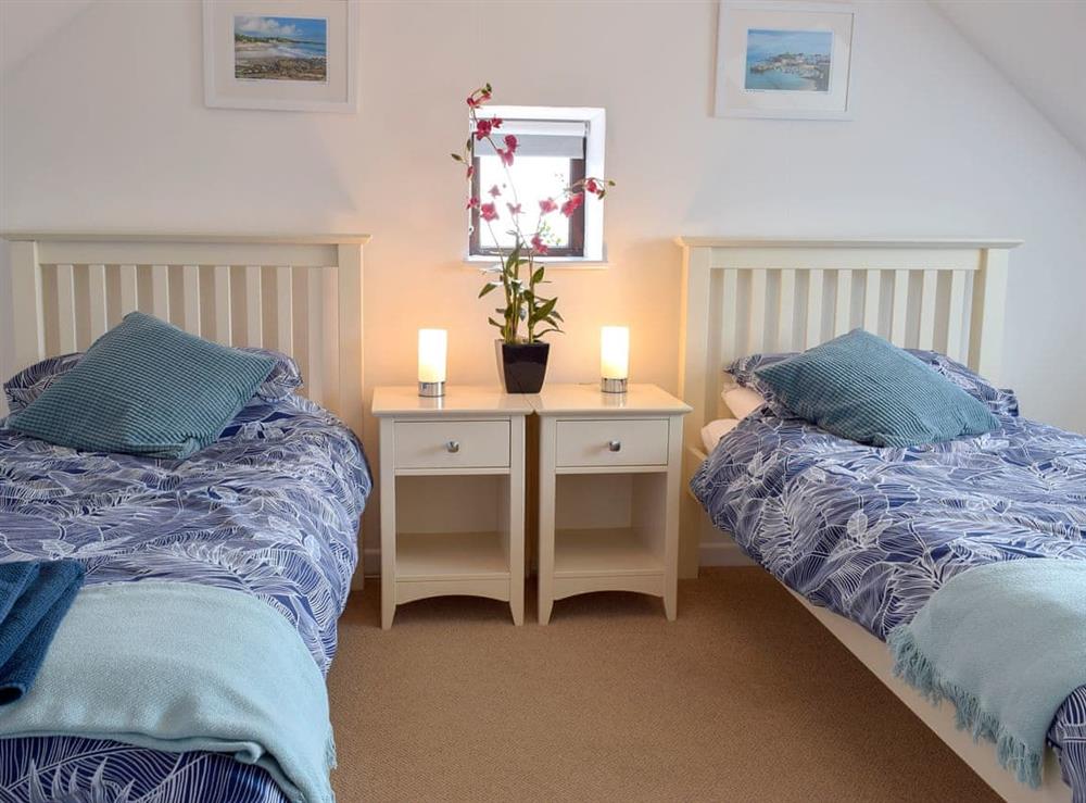 Twin bedroom at Granary Cottage, 