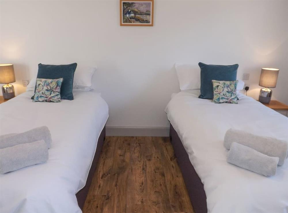 Ground floor twin bedroom at An Dobhran in Dornie, Ross-Shire