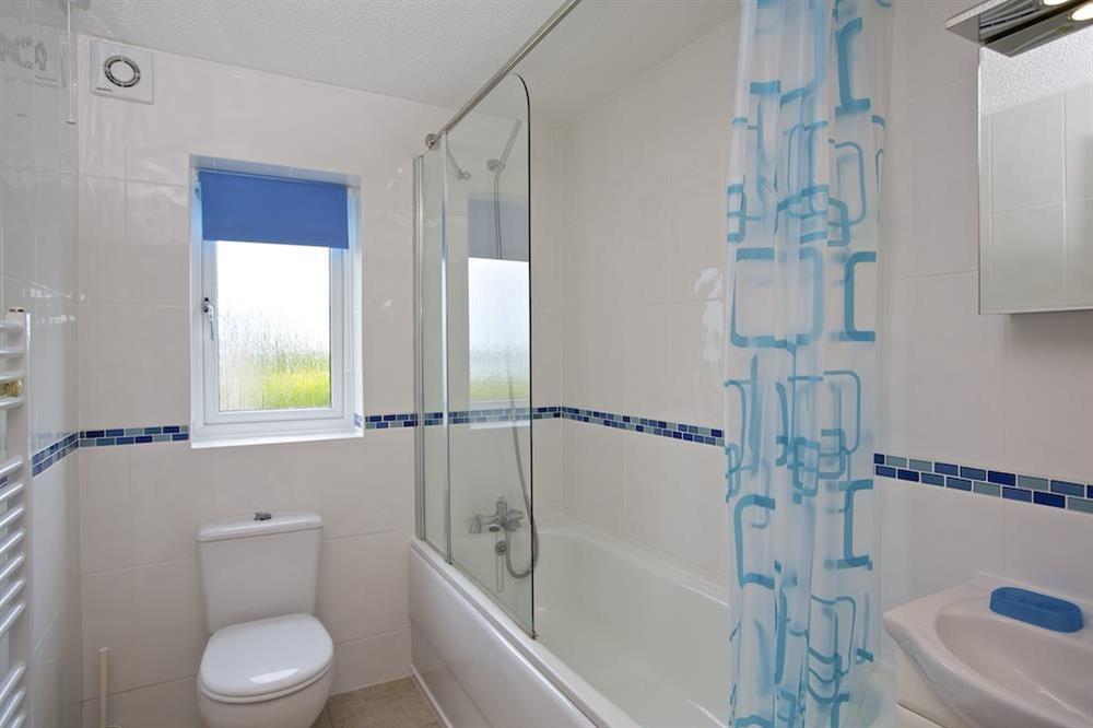 Family bathroom on the ground floor at Anchor Ley in Torcross, Kingsbridge