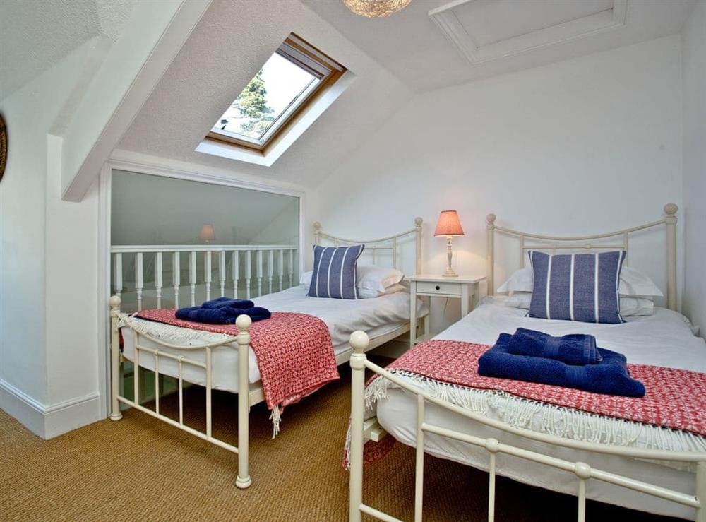 Comfortable twin bedroom at Anchor Loft in Fowey, Cornwall