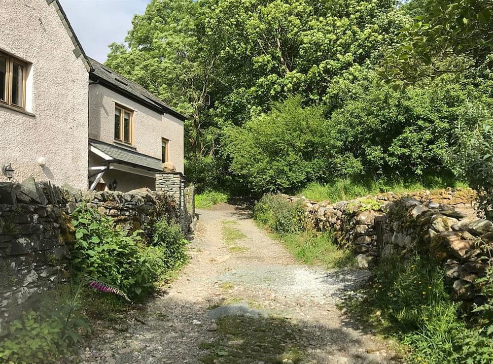 Wonderful leafy lanes criss cross the surrounding countryside at Angle Tarn Cottage in Ambleside, North Yorkshire