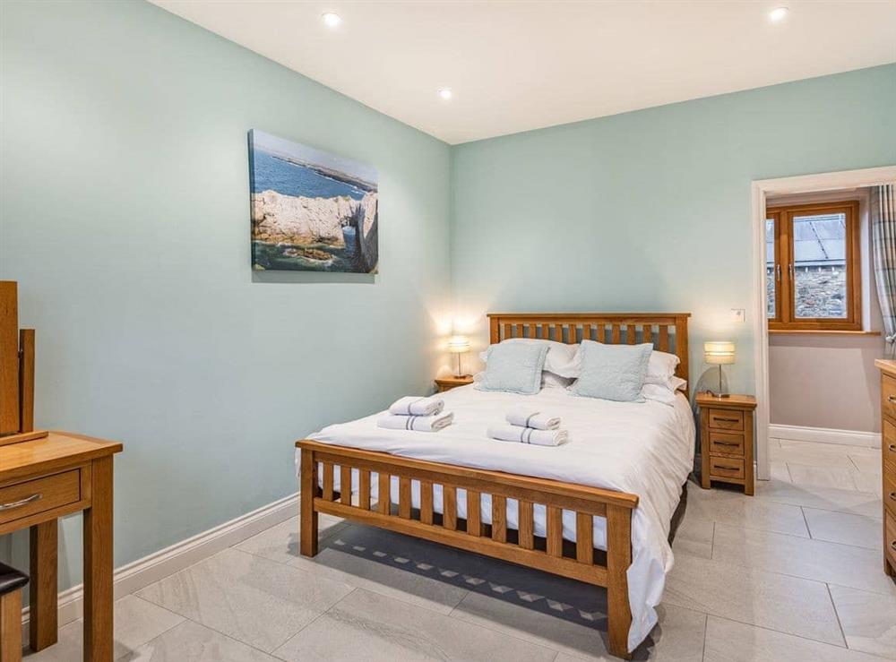Double bedroom at Primrose Cottage, 