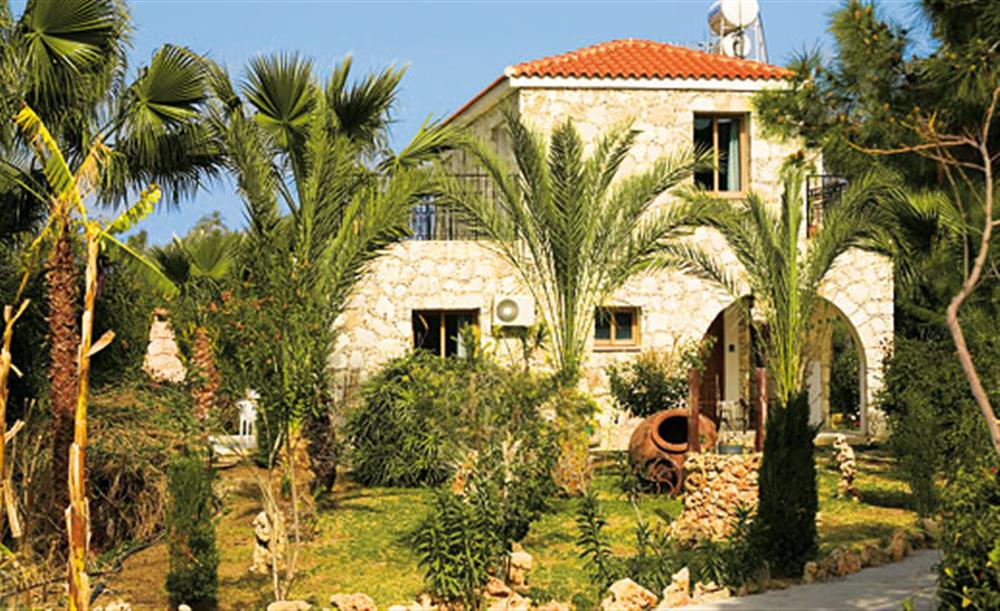 Anna in Argaka, Cyprus sleeps 6