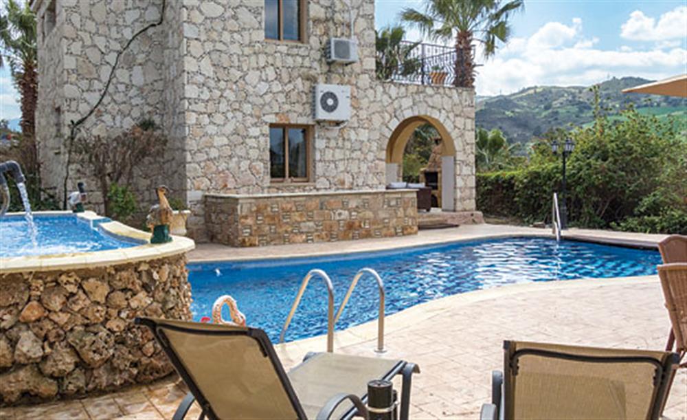 Anna in Argaka, Cyprus sleeps 6