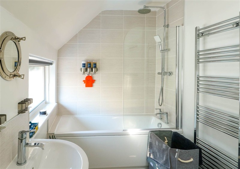 Bathroom at Annedd Wen, Rhosneigr