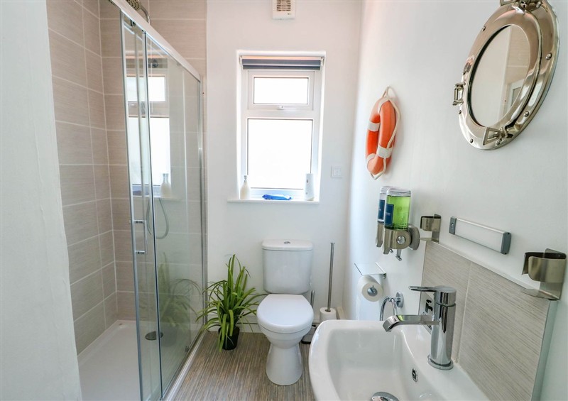 The bathroom (photo 2) at Annedd Wen, Rhosneigr