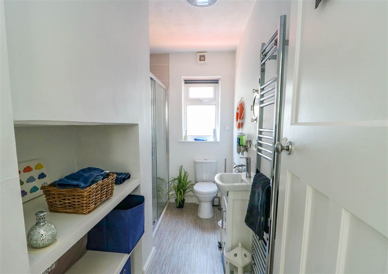 The bathroom at Annedd Wen, Rhosneigr