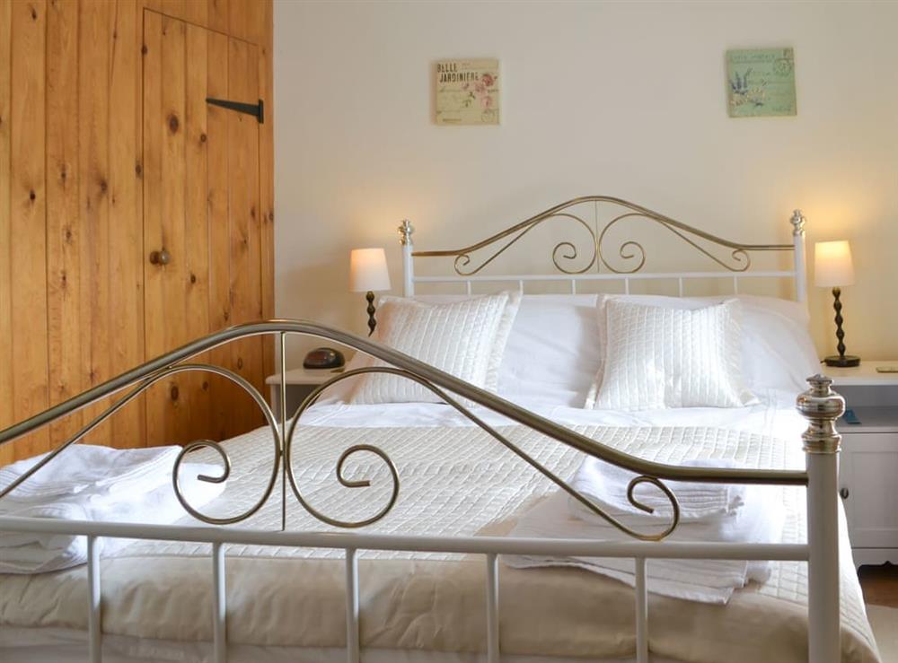 Wonderful antique style double bedded room at Annies Cottage in Millom, Cumbria
