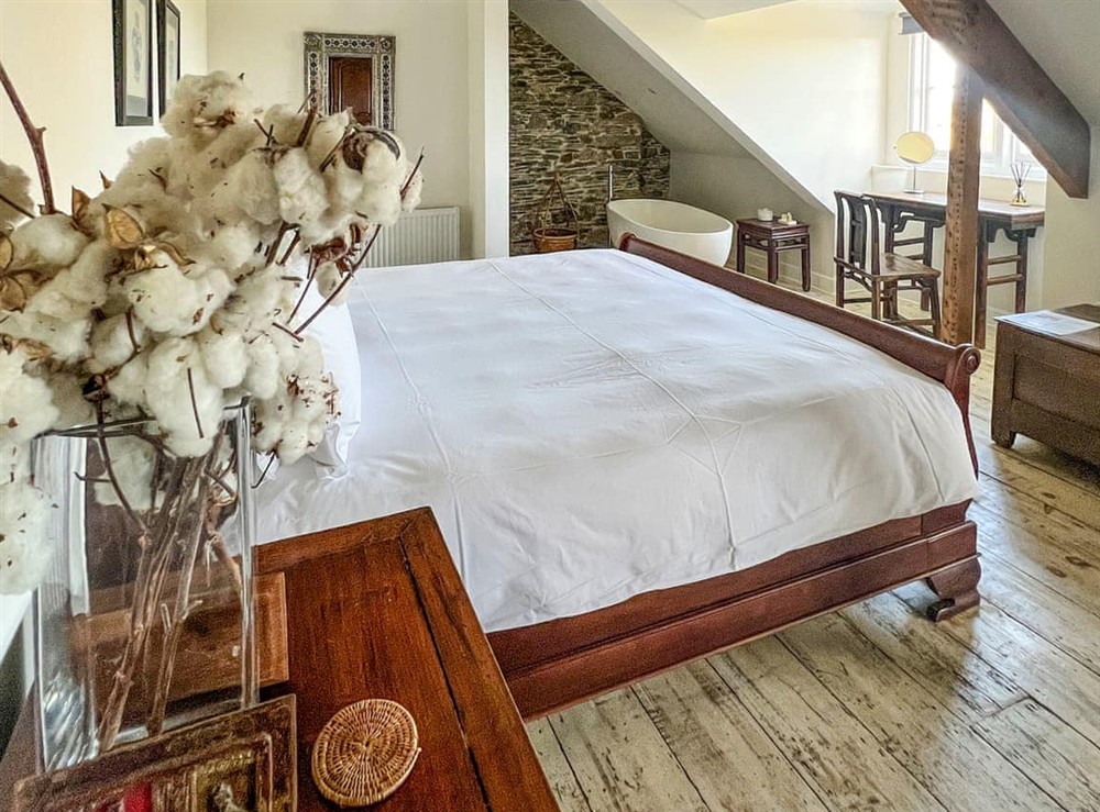 Double bedroom (photo 3) at Anran Manor in Newton Abbot, Devon